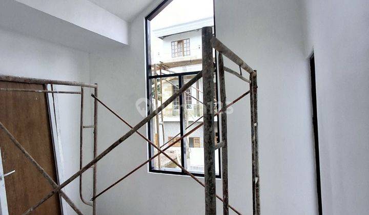 Rumah baru 2 lantai 1