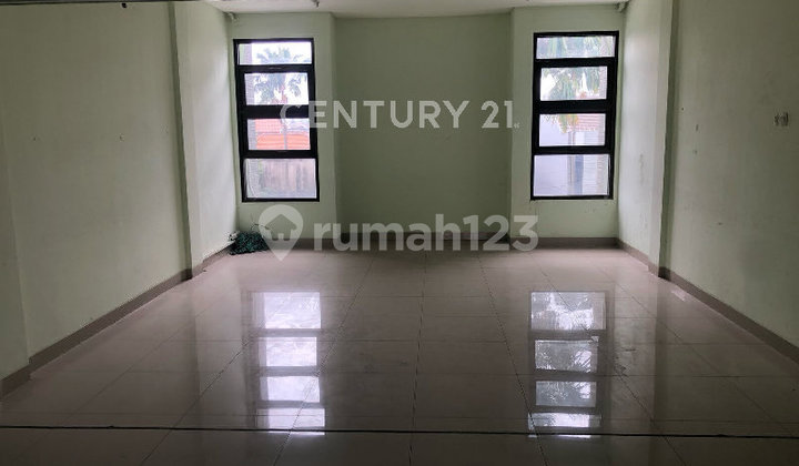 3-Storey Ready-to-Use Shop House on Main Road Batununggal Raya Bandung 2