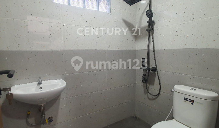 Rumah Baru Full Furnished 2 LT di Tengah Kota Bandung, Turangga 2