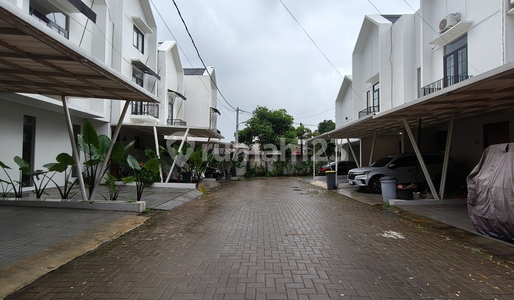 Rumah Aman Nyaman Elegan di Cirendeu 2