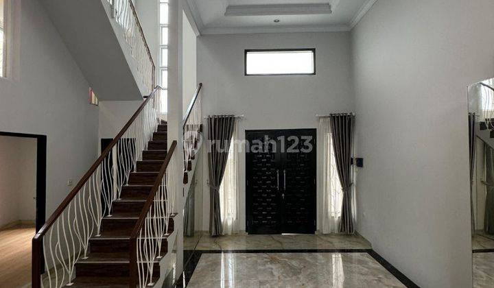 Rumah private pool di Lenteng Agung Jakarta selatan 2