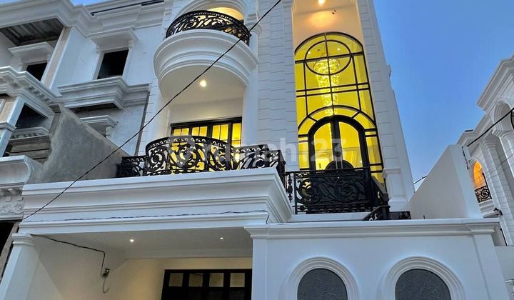 For Sale Sultan House Private Pool in Jagakarsa, South Jakarta