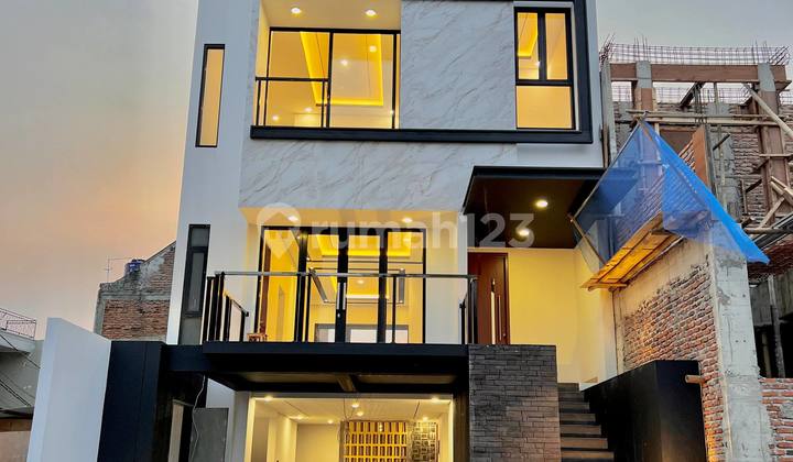 Jual Rumah Private Pool Cluster Pinggir Jalan Di Jaksel