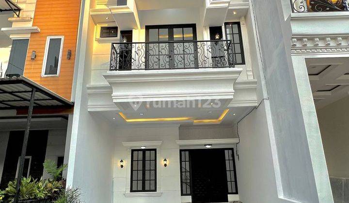 Rumah Mewah.cluster Pinggir Jalan Di Jakarta Selatan 1