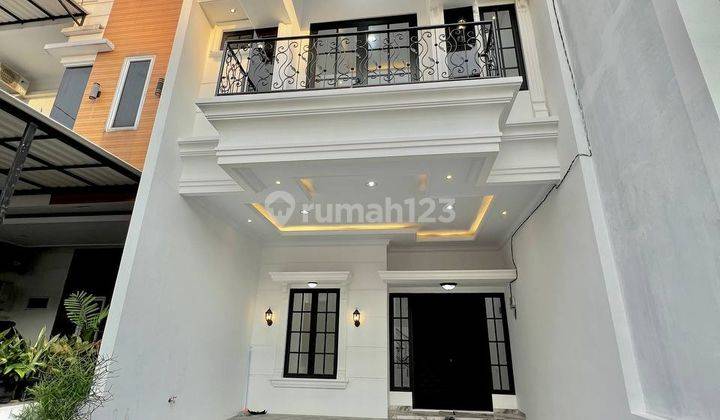 Rumah Mewah.cluster Pinggir Jalan Di Jakarta Selatan 2