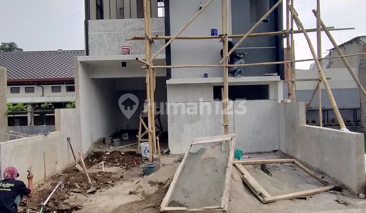 Rumah 2 Lantai di Cihanjuang dkt Pemkot Cimahi Pasteur SHM Baru Rumah 2 Lantai di Cihanjuang dkt Pemkot Cimahi Pasteur SHM Baru