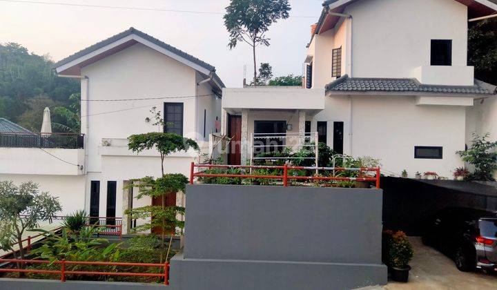 Rumah di Kolonel Masturi Kota Cimahi dkt Cipageran 2 Lantai 2