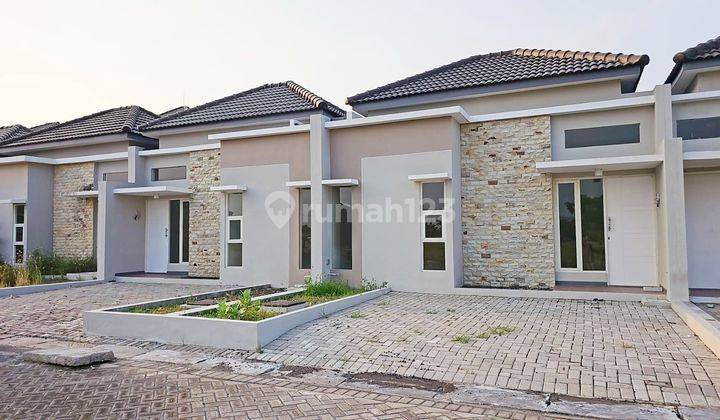 Dijual rumah baru 2 unit jejer sekaligus New Town Park Juanda 1