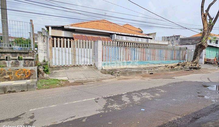 Rumah Lama Hitung Tanah Area Komersial Sam Ratulangi 1