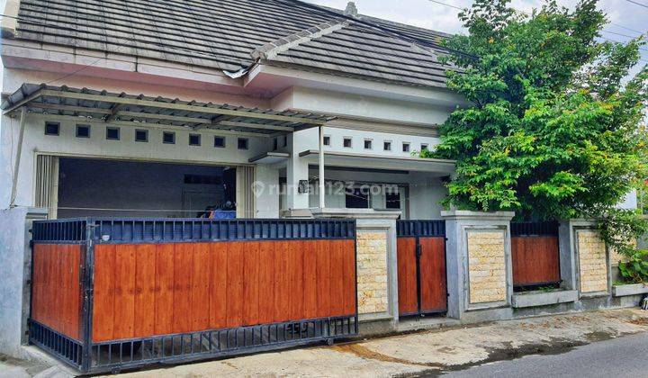 ISTIMEWA...Pinggir Jalan Utama Rumah di Jogja..MURAH 1