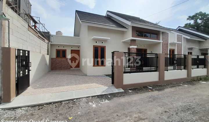 BARU !!! ISTIMEWA Rumah di Jogja...kokoh bangunan 12