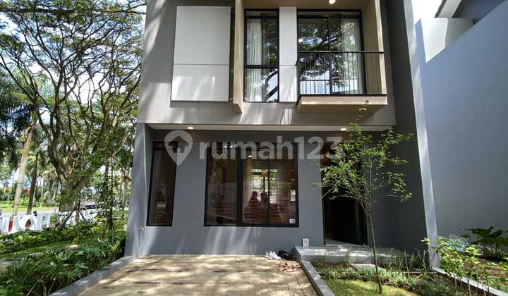 TATAR JAYAPRAKASA Kota Baru Parahyangan Balancing Aesthetics and Efficiency