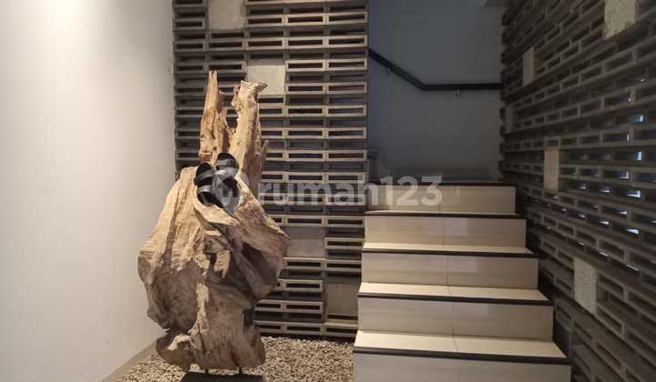 Luxury House on Citarum Main Road Bandung 2