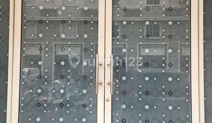 For Rent, Affordable Price, Crown Green Lake City Shop House, Facing the Road 2