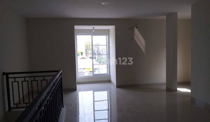 Dijual Brand New American Style Rmh Muara Karang Uk6, 5x15m2 Strategis At Jakarta Utara 5
