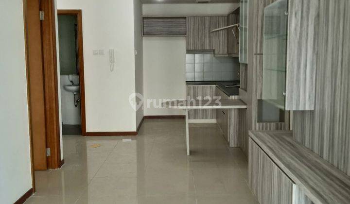 Disewakan Condominium Apartement Green Bay Pluit 2 BR Semi Furnish Harga Nego  1