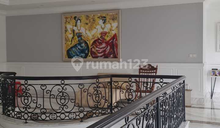 Hot Sale Rumah Mewah di Ancol Semi Furnished 4lt 2