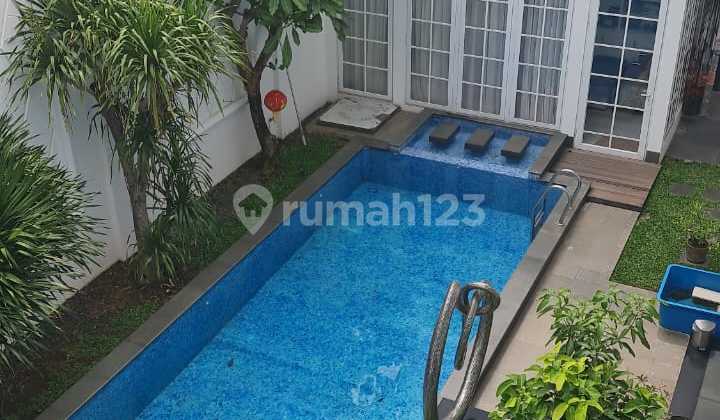 Hot Sale Rumah Mewah di Ancol Semi Furnished 4lt