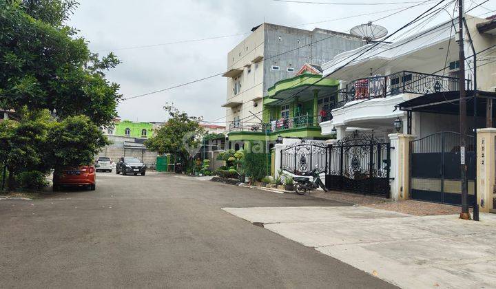 Rumah Besar 2 Lantai 4 Kt di Perumahan Harapan Indah, Bekasi 2