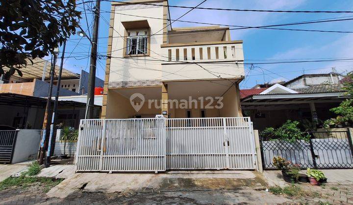 Rumah 2 Lantai 4 Kamar Dekat Sekolah di Harapan Indah Bekasi 1