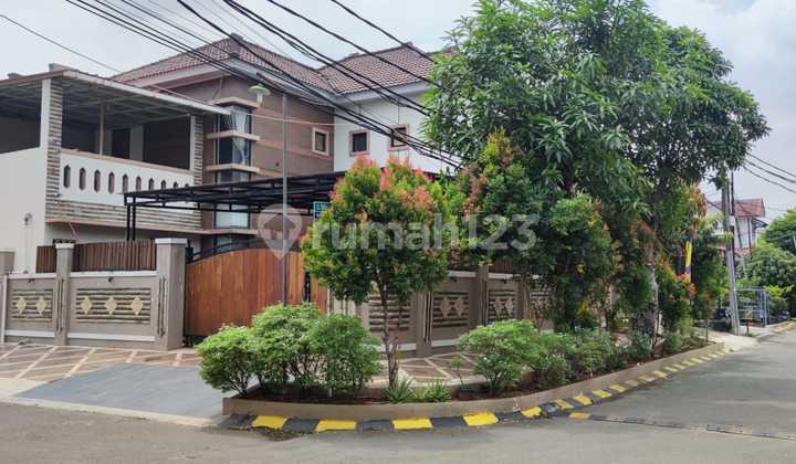 Rumah Mewah 2 Lantai Di Hoek Taman Harapan Baru Medan Satria Bekasi