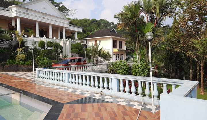Villa 7 Kamar Tidur di Cisarua Puncak Bogor Villa 7 Kamar Tidur di Cisarua Puncak Bogor