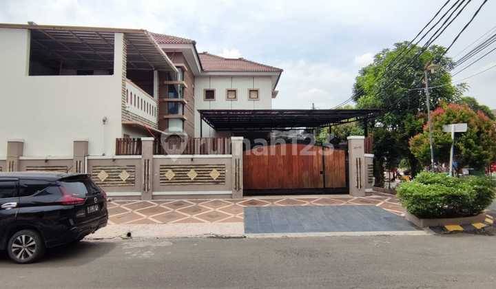 Rumah Mewah 2 Lantai Di Hoek Taman Harapan Baru Medan Satria Bekasi 2