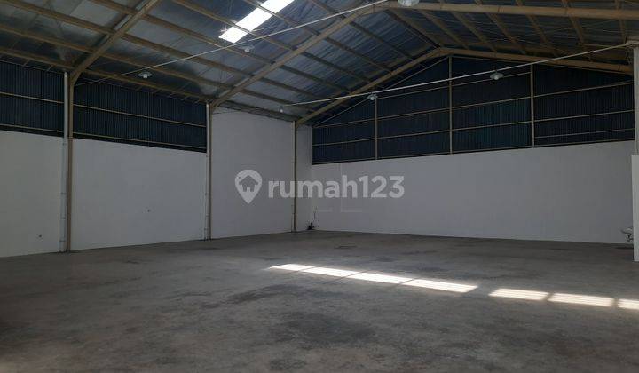 Gudang dan rumah tengah kota 1