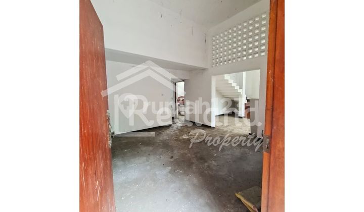 House on Mentri Supeno Street, South Semarang (Lot 2394) House on Mentri Supeno Street, South Semarang (Lot 2394)