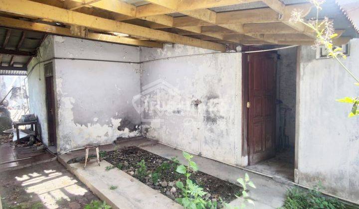 Rumah di Daerah Abdulrahman Saleh , Semarang Lz Tt 4287 2