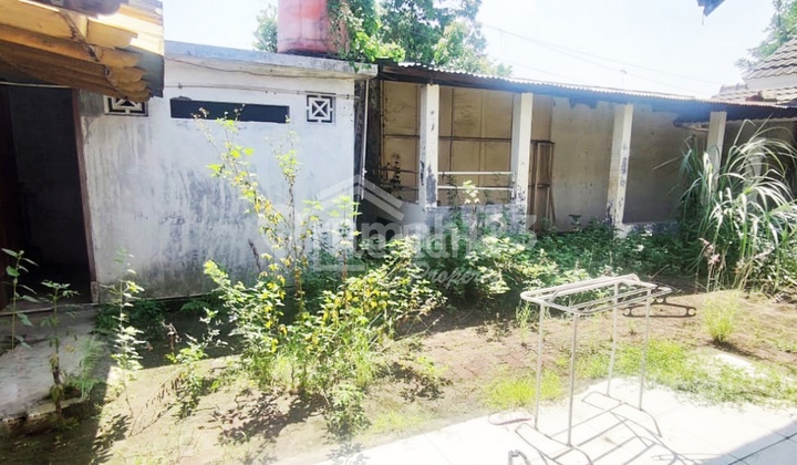 Rumah di Daerah Abdulrahman Saleh , Semarang Lz Tt 4287 5