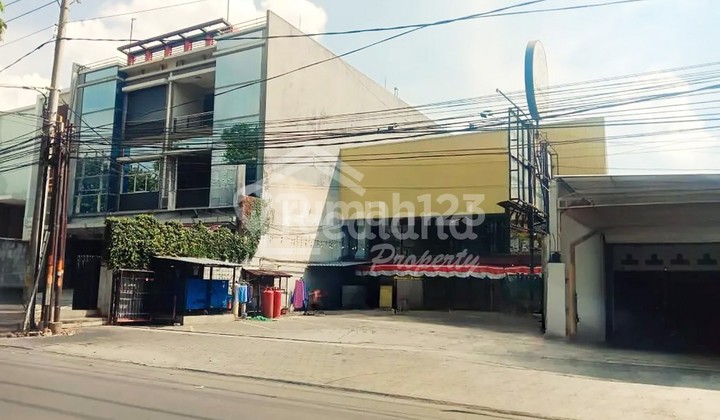 Ruang Usaha di di Panjaitan , Semarang ( Tt 7001 ) 2