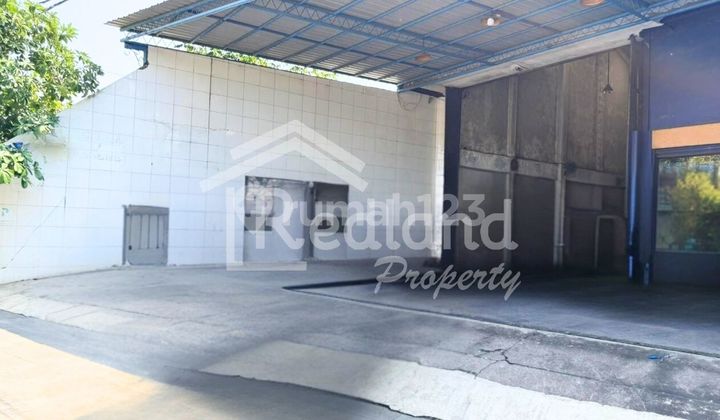 Gudang di Letjen Soeprapto , Semarang ( Tt EL 8100 ) 2