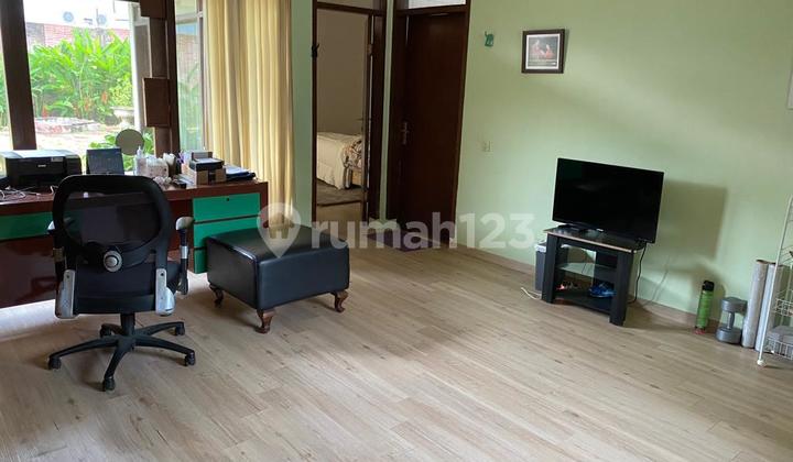 HOOK HOUSE 1000M SPACIOUS FULLY FURNISHED STRATEGICALLY LOCATED IN NORTH KEMANG 2