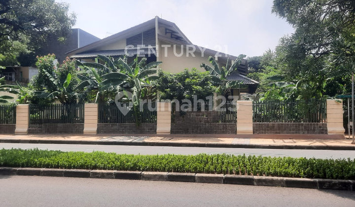 Rumah Besar Lokasi Premium di Tanah Mas, Jakarta Timur Rumah Besar Lokasi Premium di Tanah Mas, Jakarta Timur