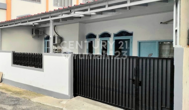 Wide House Ready to Live In, Can be Used for Boarding in Tebet