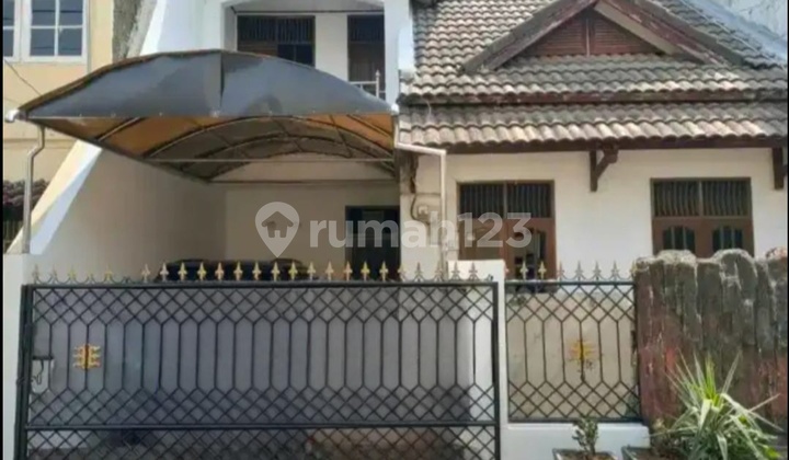 RUMAH KAYU PUTIH LOKASI STRATEGIS DEKAT LAPANGAN BOLA PERSIJA RUMAH KAYU PUTIH LOKASI STRATEGIS DEKAT LAPANGAN BOLA PERSIJA