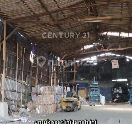 Largest Land on Main Road, Suitable for Building a Warehouse in Citereup.