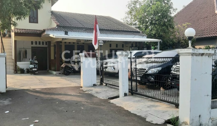 Rumah Siap Huni Bonus Kostan dan Sewaan Parkir Mobil di Plumpang