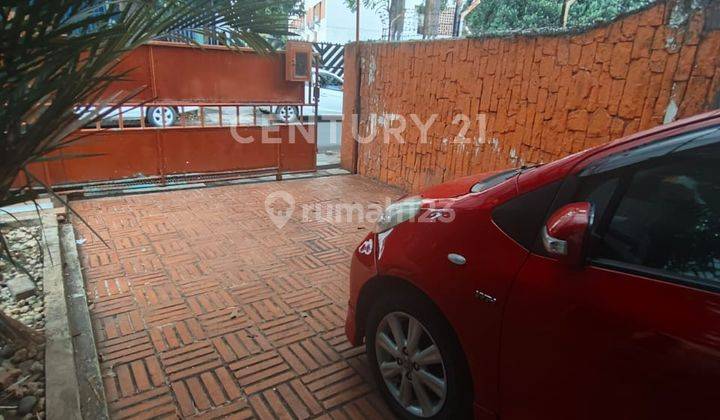 Rumah Lama Dengan LOKASI Super Prime Di S. Parman Jakarta Barat 1