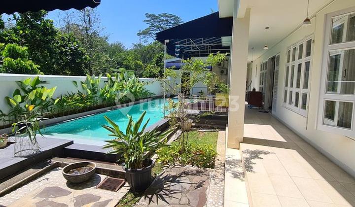 RUMAH MEWAH NUANSA RESORT DENGAN  KOLAM RENANG PRIBADI DI SENTUL