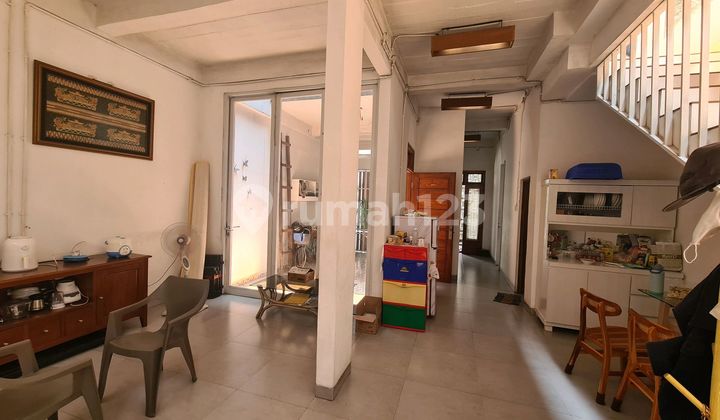 Minimalist Modern House in Cempaka Putih, Central Jakarta 2