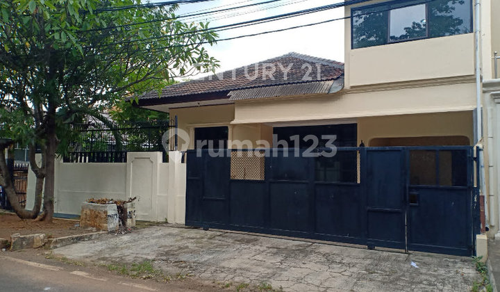 Di Sewakan Rumah di Kayu Putih Garasi 2 Mobil Jalan Lega Di Sewakan Rumah di Kayu Putih Garasi 2 Mobil Jalan Lega