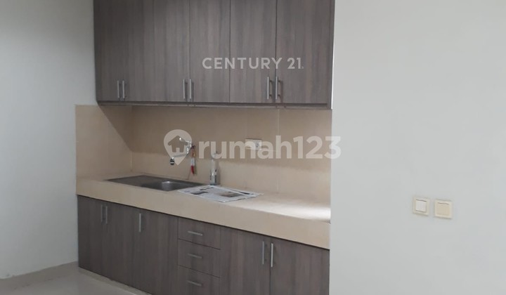 For Sale Quick 2-Story Ready-to-Occupy House in Premier Riviera Rawamangun 2