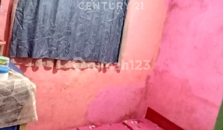 Ideal Home for Small Families with Motorcycle Access in Pasar Rebo 2