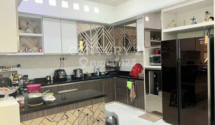 RUMAH CANTIK MINIMALIS 3LT DI JALAN UTAMA KELAPA GADING 2