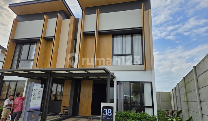 DIJUAL RUMAH 2 LANTAI DEKAT TOL DI TANGERANG DEKAT BANDARA JUGA LOKASI SUPER STRATEGIS GOLDEN CIRCLE