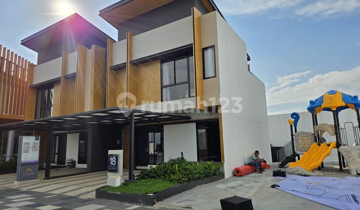 DIJUAL RUMAH 2 LANTAI DEKAT TOL DI TANGERANG SEBELAH BANDARA SUPER MEWAH DAN DAN SUPER STRATEGIS KEREN