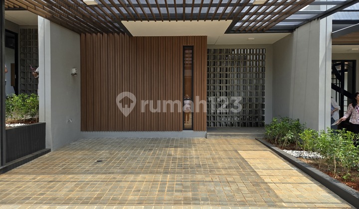 For Sale 2-Story House Near Toll Road in BSD City 10 Minutes to Train Station Very Strategic Location 2