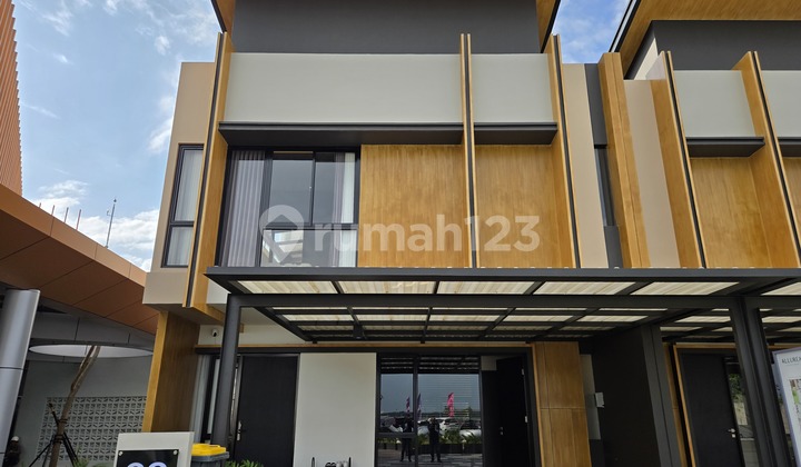 DIJUAL RUMAH 2 LANTAI DEKAT TOL DI TANGERANG SUPER MEWAH DAN ELEGAN DEKAT SEBELAH BANDARA SANGAT STRATEGIS 1